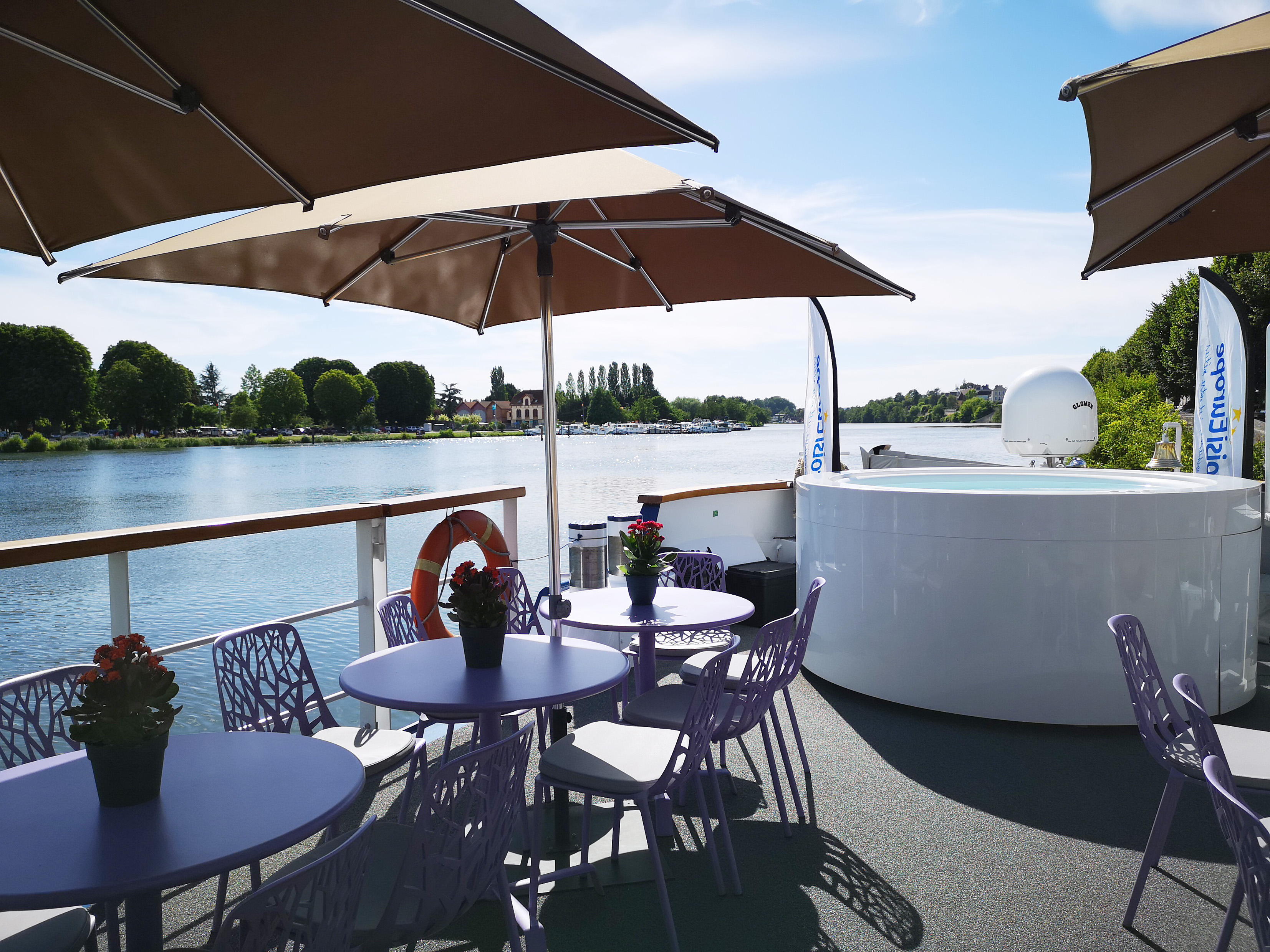 CroisiEurope Raymonde Hot Tub Terrace.jpg
